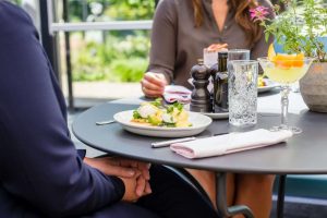 louis-hansel-6R7ATqklKk8-unsplash